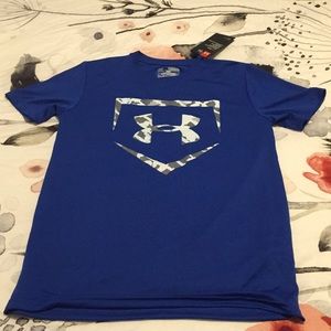 Dry fit youth medium under armor shirt